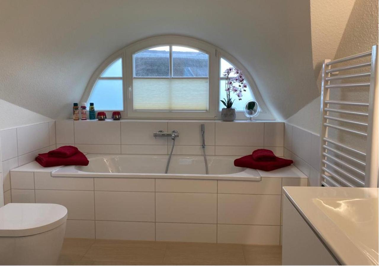 Modernes Reetdach-Ostseeferienhaus Bella Mare, Insel Usedom Mit Sauna, Kamin & Sonnenterrasse Zirchow Kültér fotó