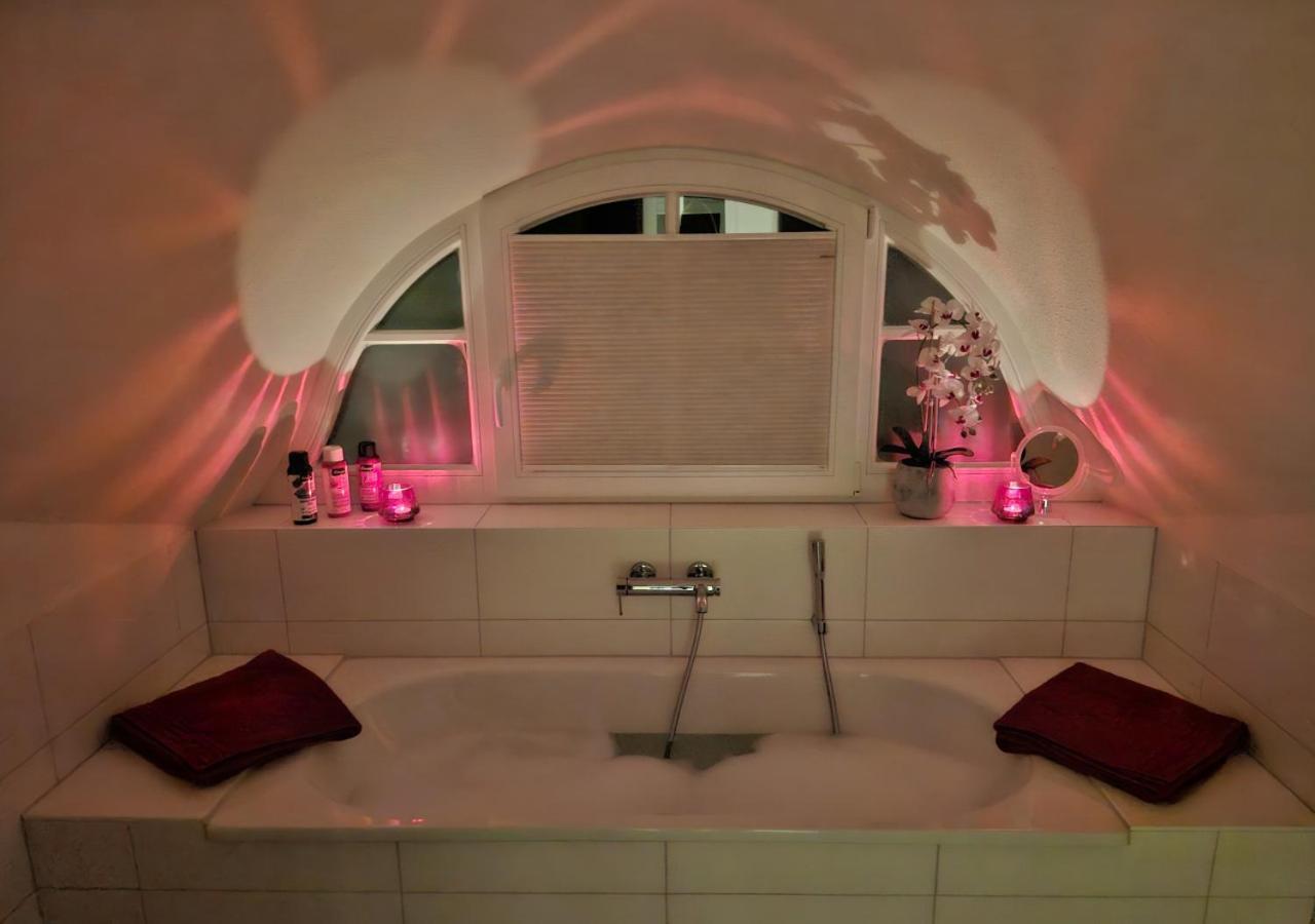 Modernes Reetdach-Ostseeferienhaus Bella Mare, Insel Usedom Mit Sauna, Kamin & Sonnenterrasse Zirchow Kültér fotó